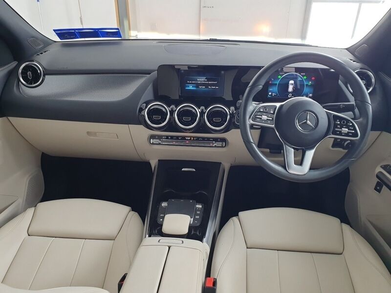 More views of Mercedes-Benz GLA