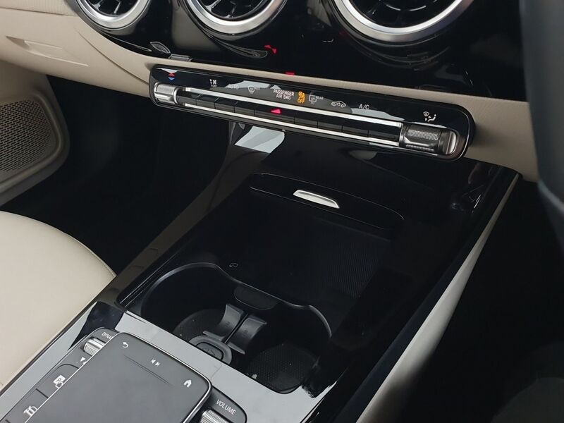 More views of Mercedes-Benz CLA