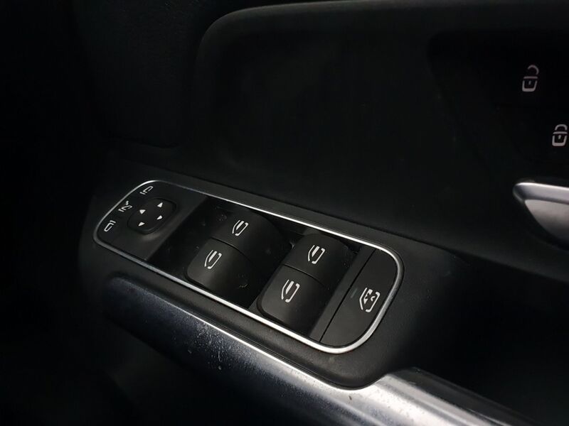 More views of Mercedes-Benz GLA