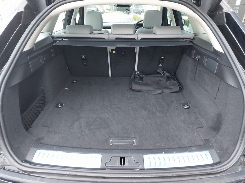 More views of Land Rover Range Rover Velar