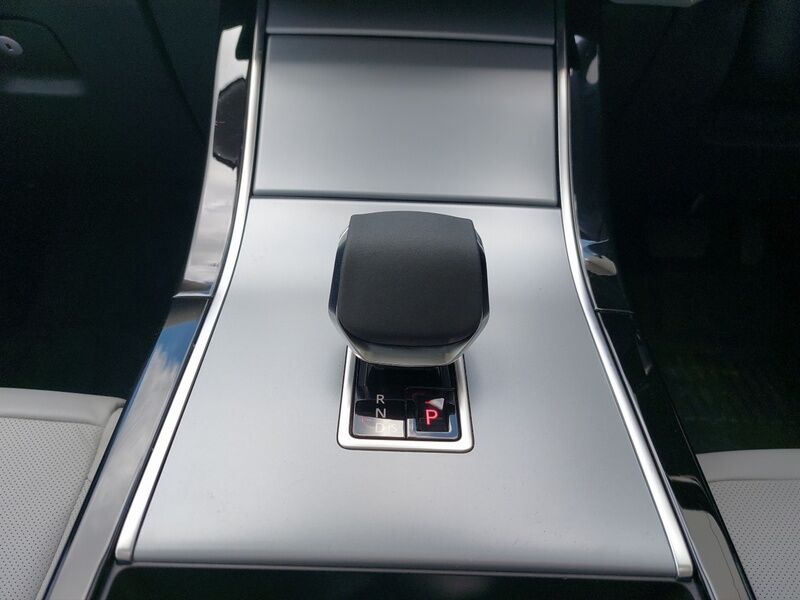 More views of Land Rover Range Rover Velar