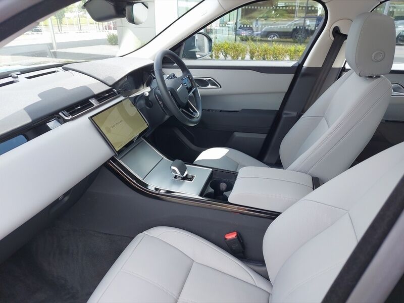 More views of Land Rover Range Rover Velar