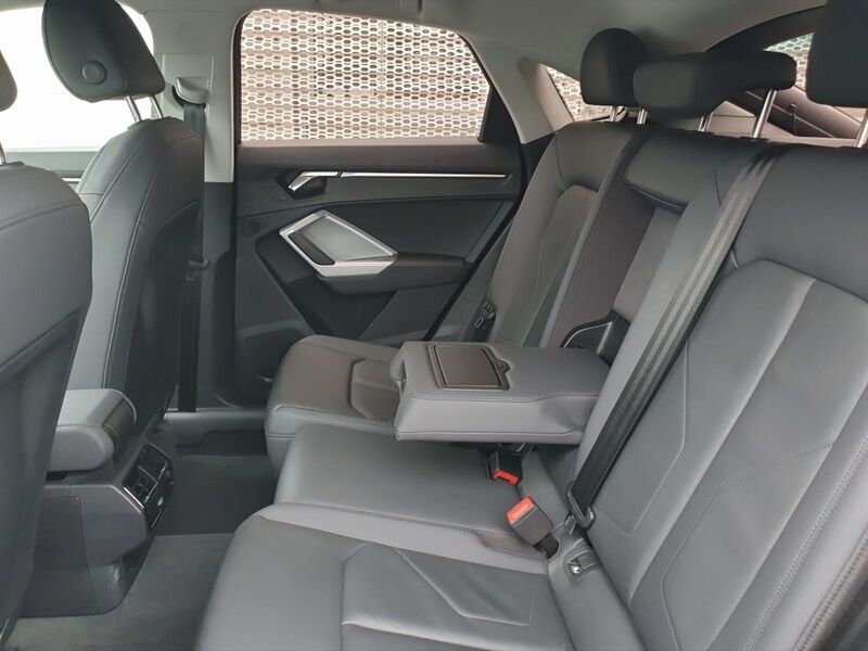 More views of Audi Q3
