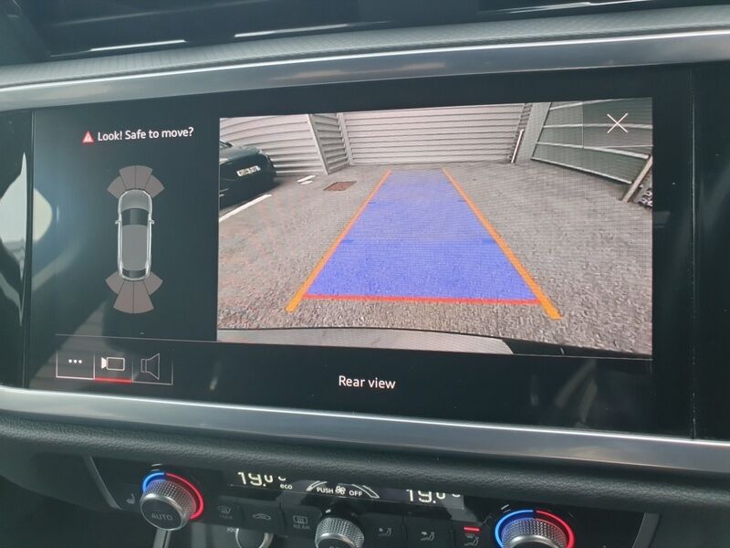 More views of Audi Q3
