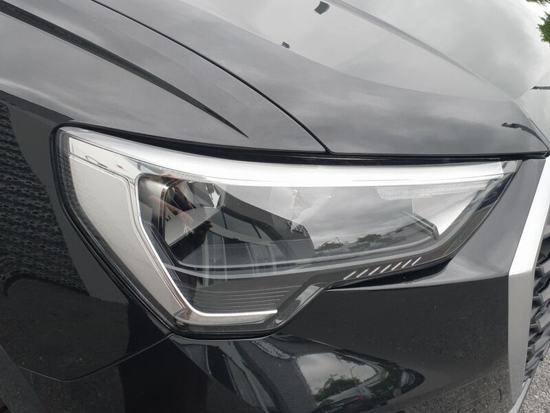 More views of Audi Q3