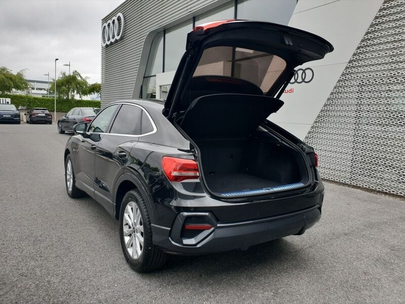 More views of Audi Q3
