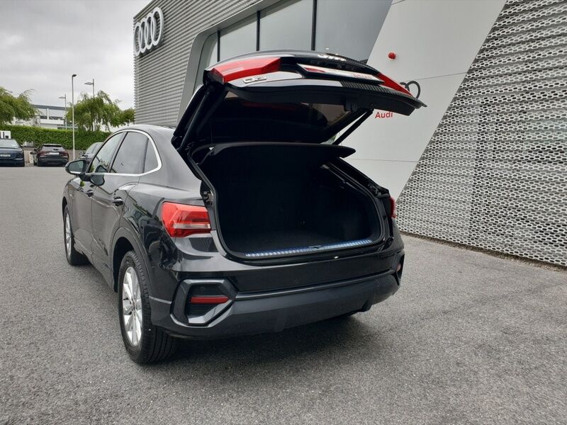 More views of Audi Q3