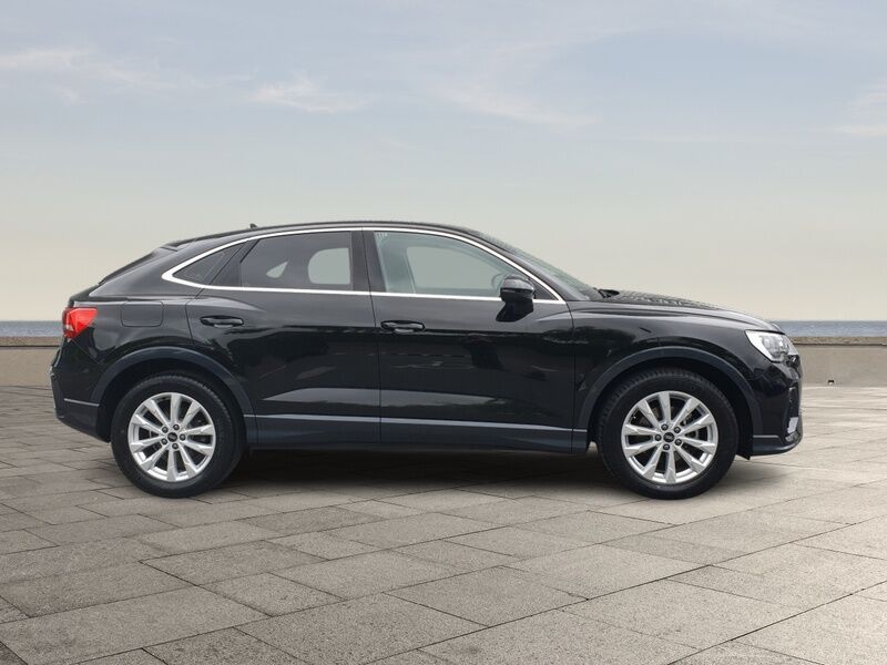 More views of Audi Q3