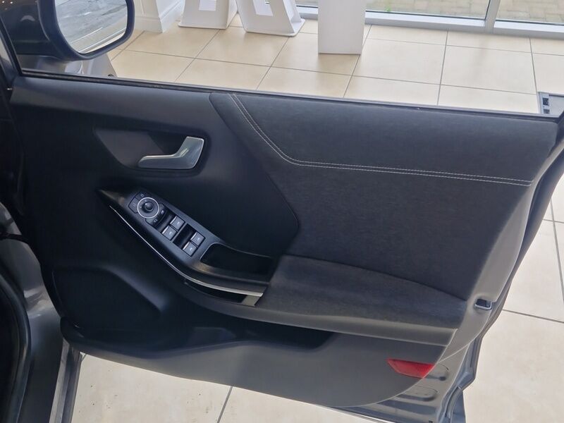 More views of Ford Puma