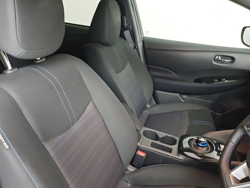 More views of Nissan Leaf