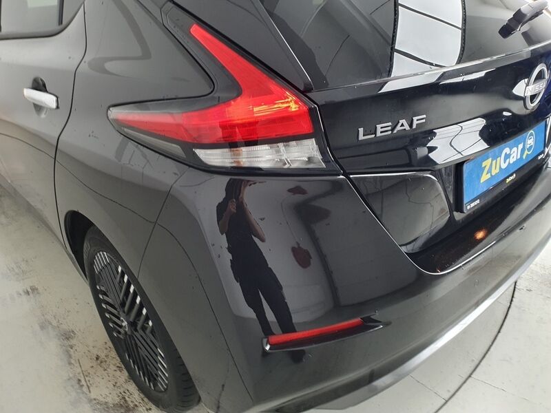 More views of Nissan Leaf
