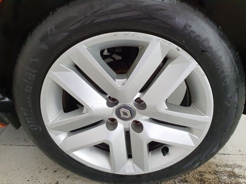 More views of Renault Clio