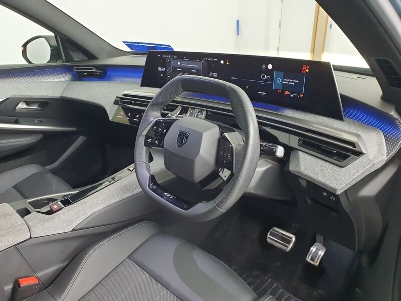 More views of Peugeot 3008