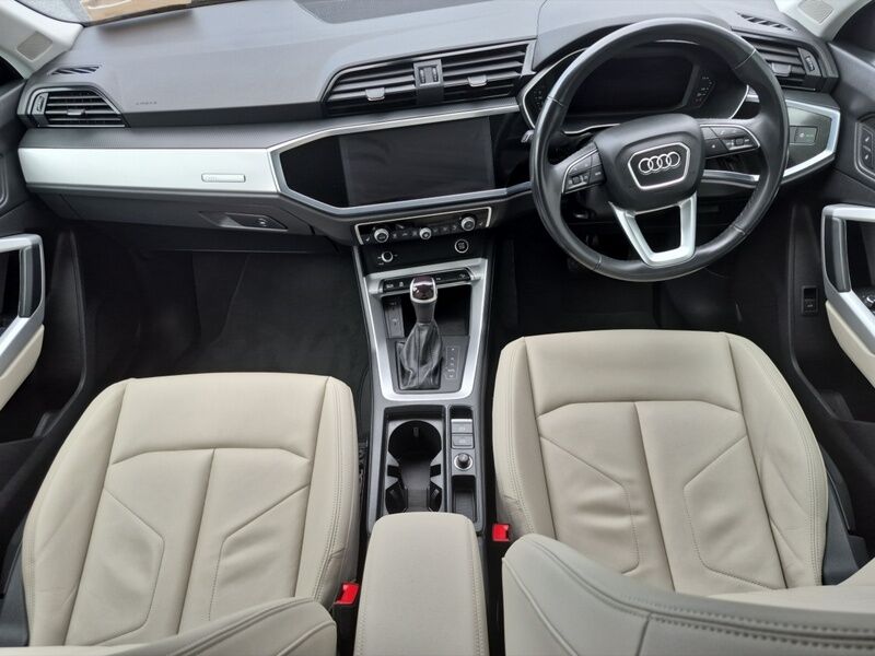 More views of Audi Q3