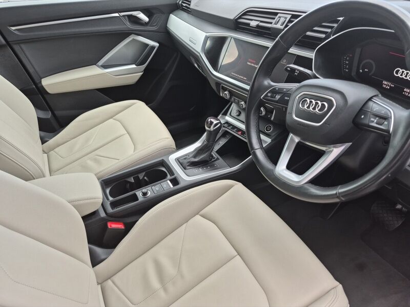 More views of Audi Q3