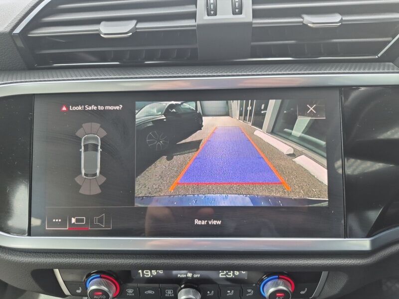 More views of Audi Q3