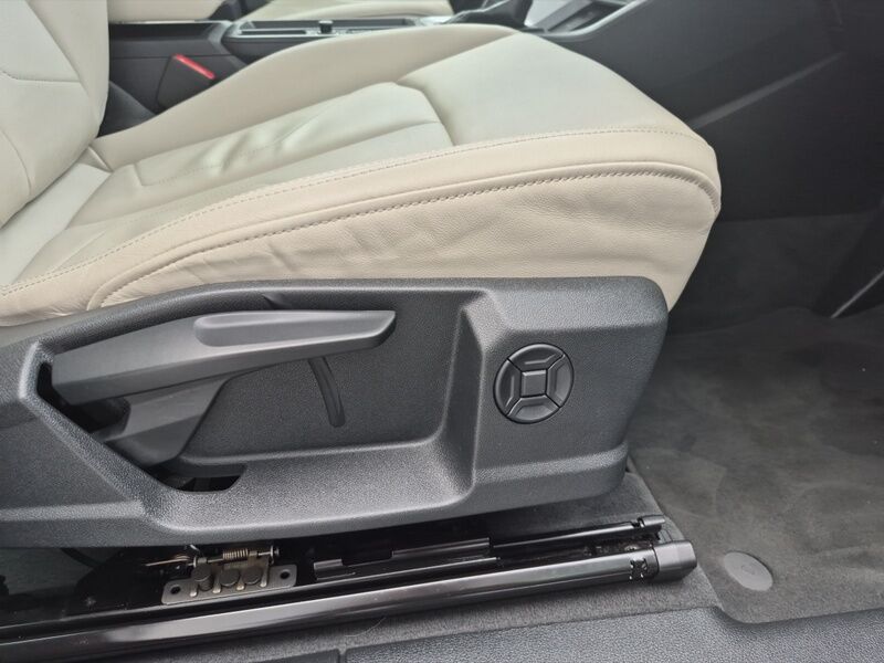 More views of Audi Q3