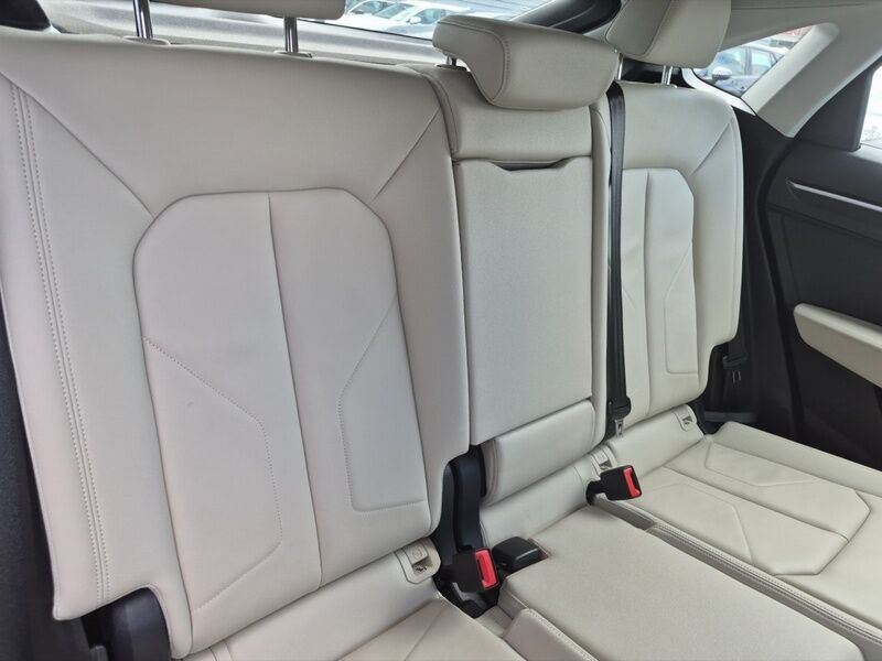 More views of Audi Q3