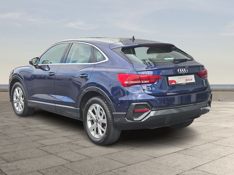 More views of Audi Q3