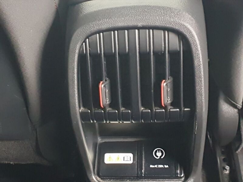 More views of Hyundai KONA