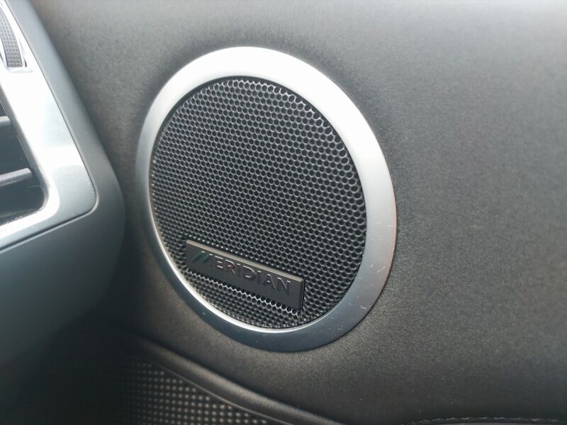 More views of Land Rover Discovery