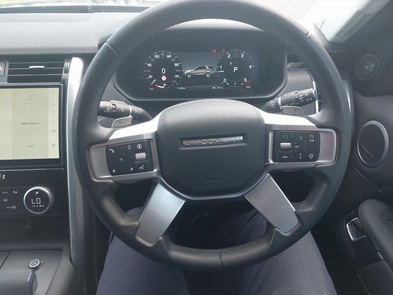 More views of Land Rover Discovery
