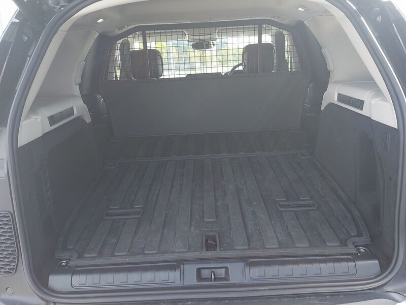 More views of Land Rover Discovery
