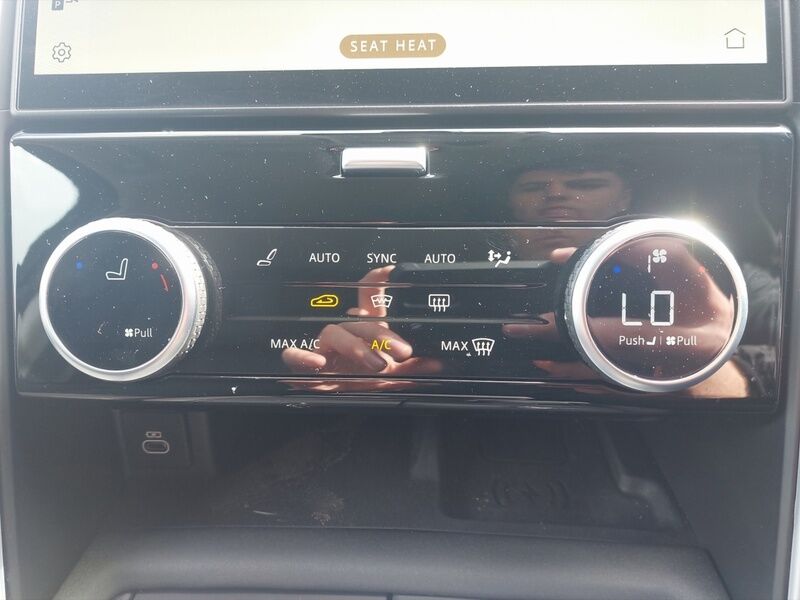 More views of Land Rover Discovery