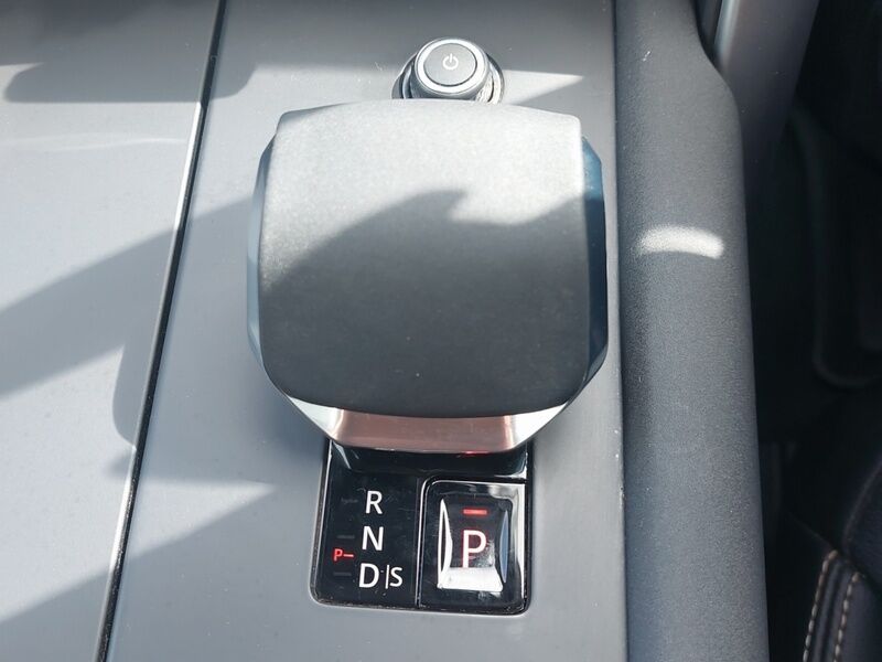 More views of Land Rover Discovery