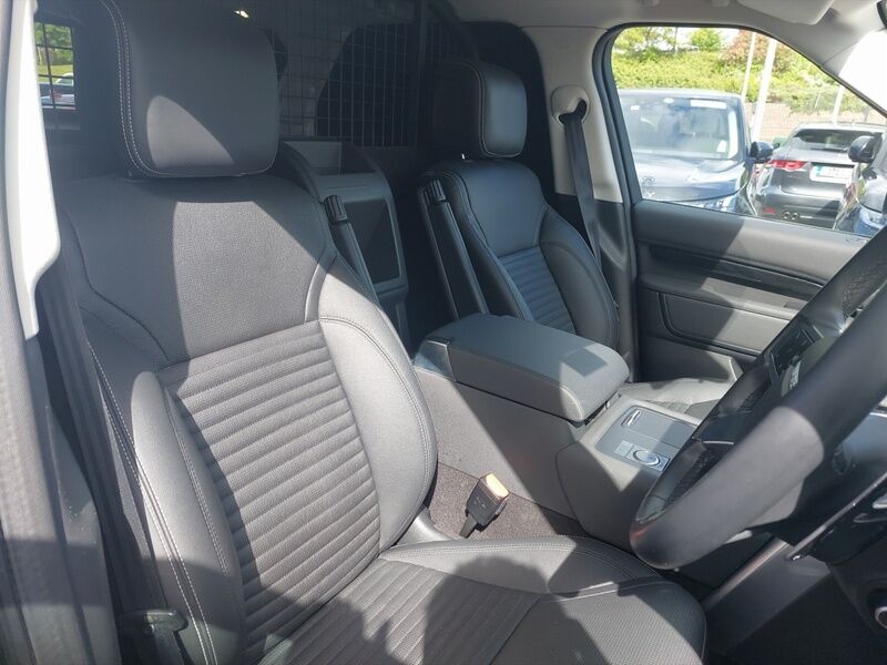 More views of Land Rover Discovery