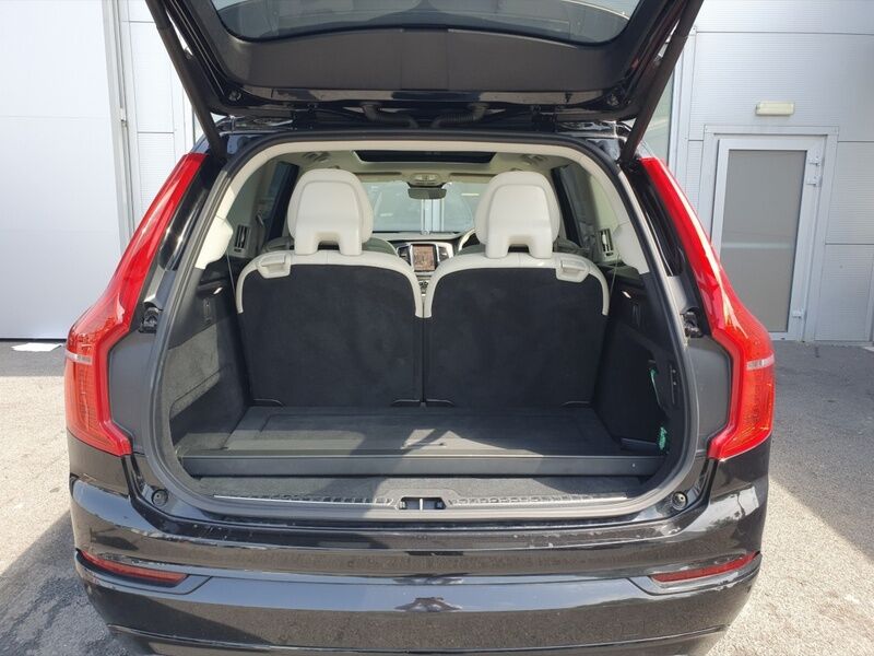 More views of Volvo XC90