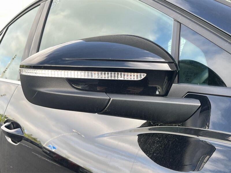 More views of Audi Q4 e-tron