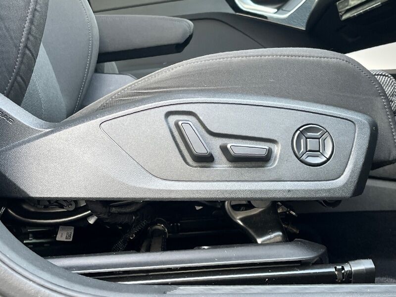 More views of Audi Q4 e-tron