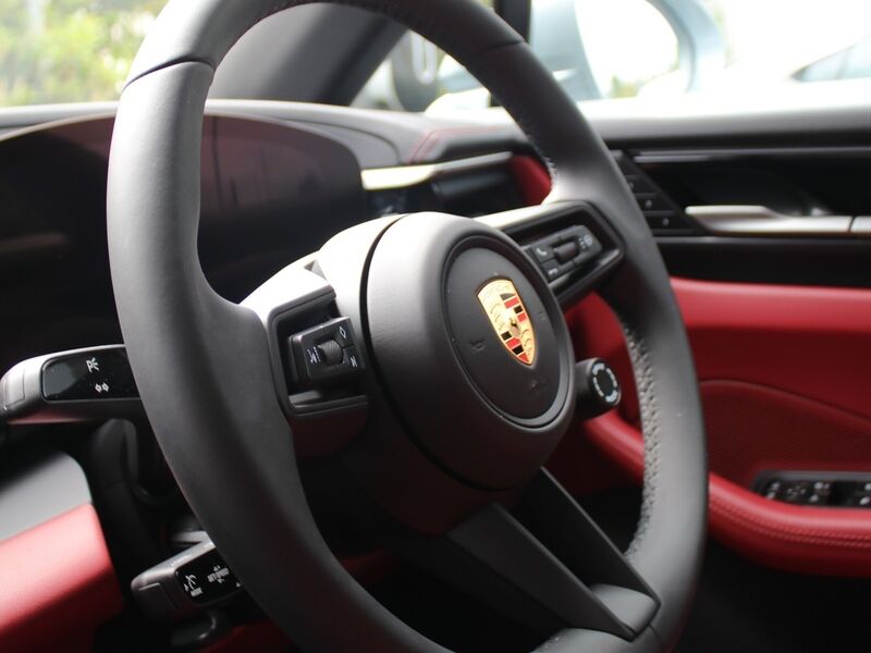 More views of Porsche Macan