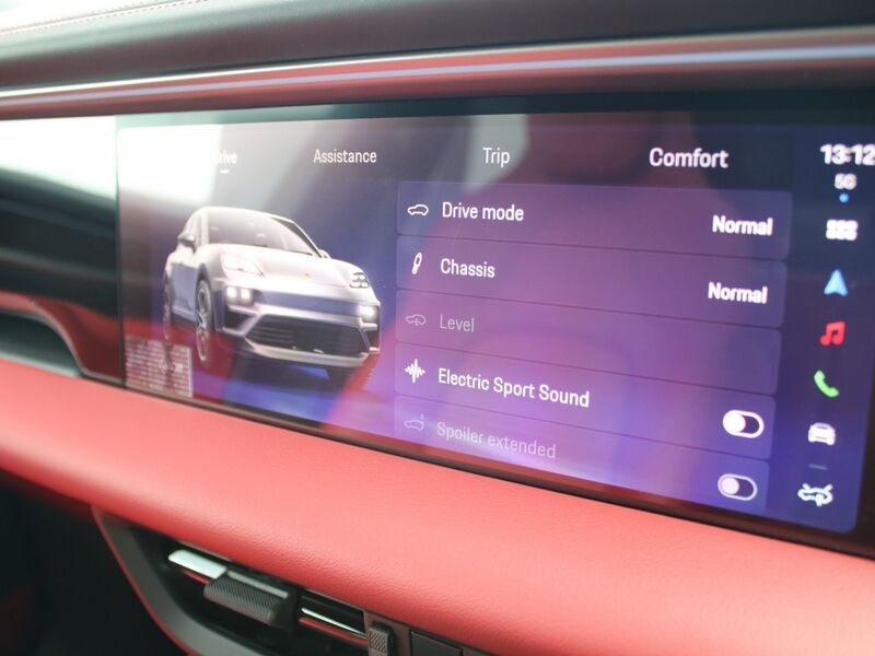 More views of Porsche Macan