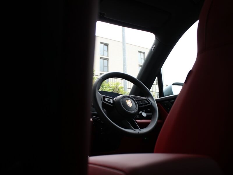 More views of Porsche Macan