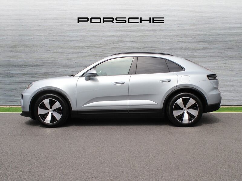 More views of Porsche Macan