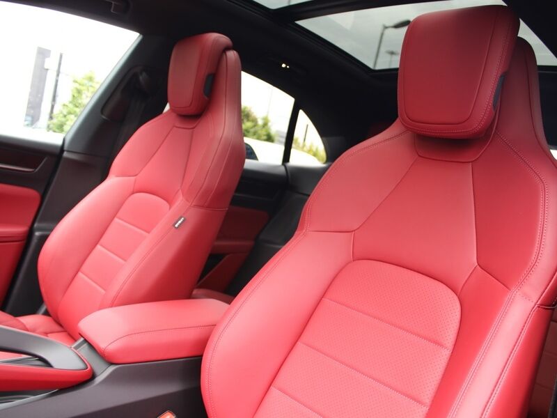 More views of Porsche Macan