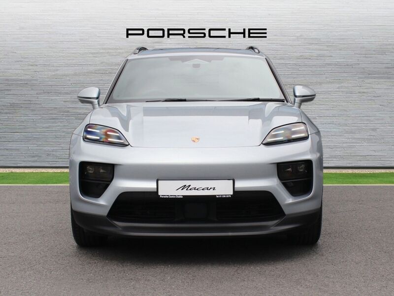 More views of Porsche Macan