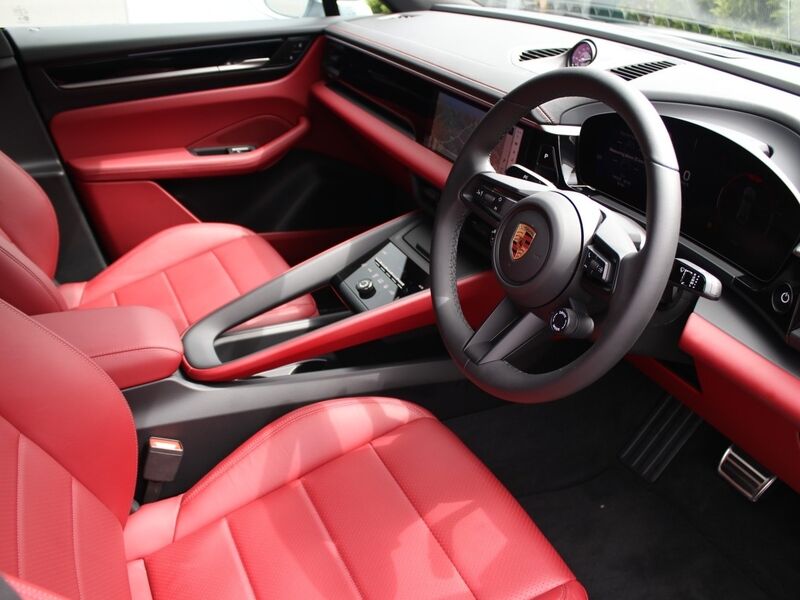 More views of Porsche Macan