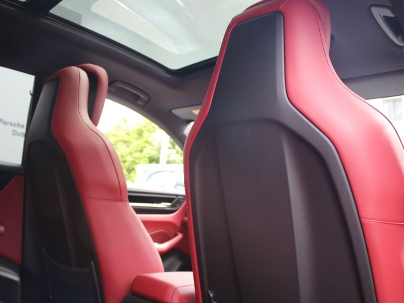More views of Porsche Macan