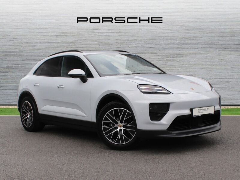 More views of Porsche Macan