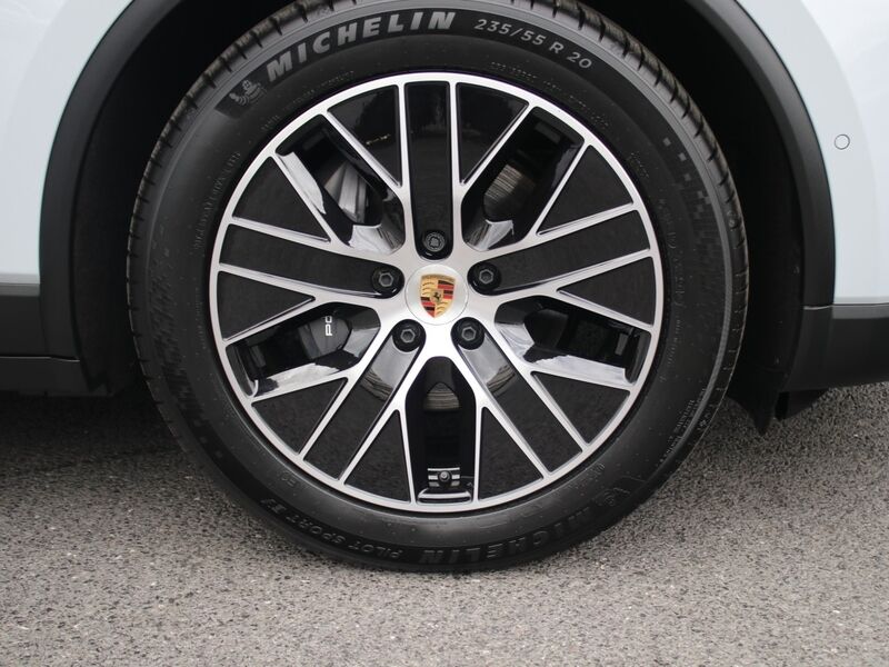 More views of Porsche Macan