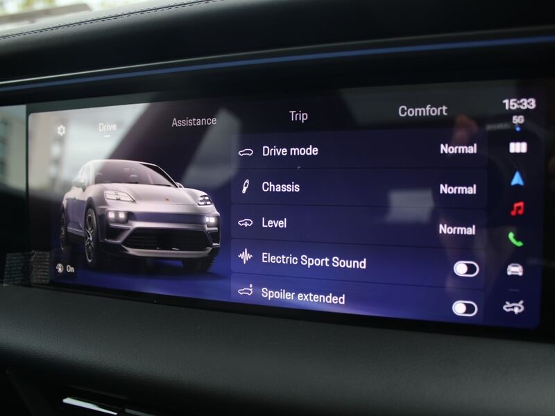 More views of Porsche Macan