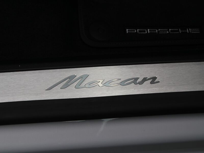 More views of Porsche Macan