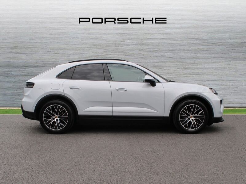 More views of Porsche Macan