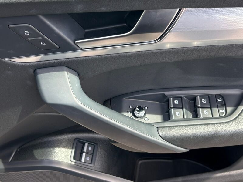 More views of Audi Q5
