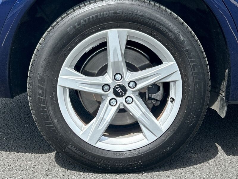 More views of Audi Q5