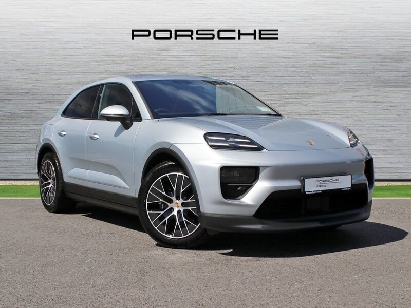 More views of Porsche Macan