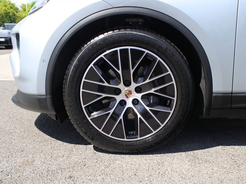 More views of Porsche Macan